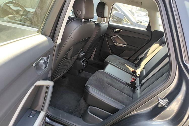 Audi Q3 2021 imagen de coche #13
