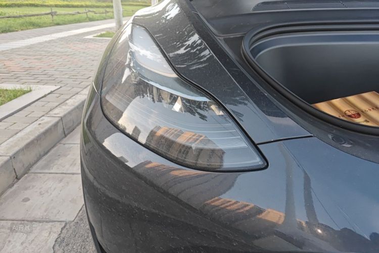 Tesla Model Y 2024 #8 Tesla Model Y 2024 car image #8