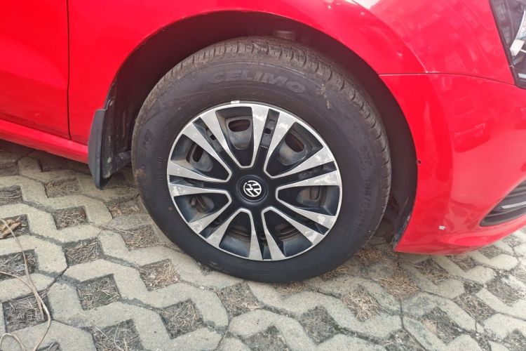Volkswagen Polo 2017 car image #9