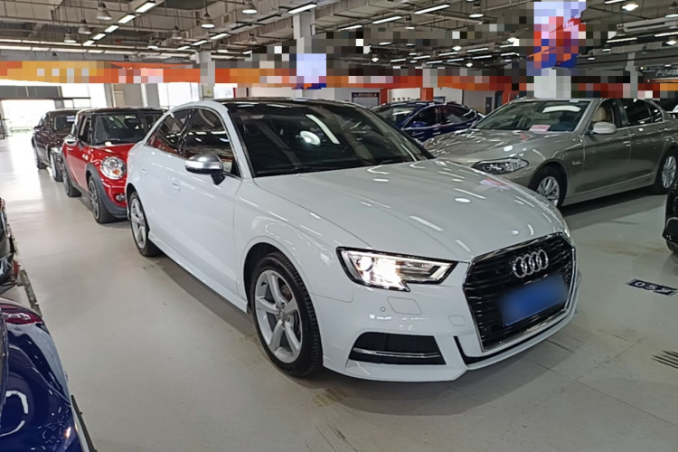 Audi A3 2018 car image #4