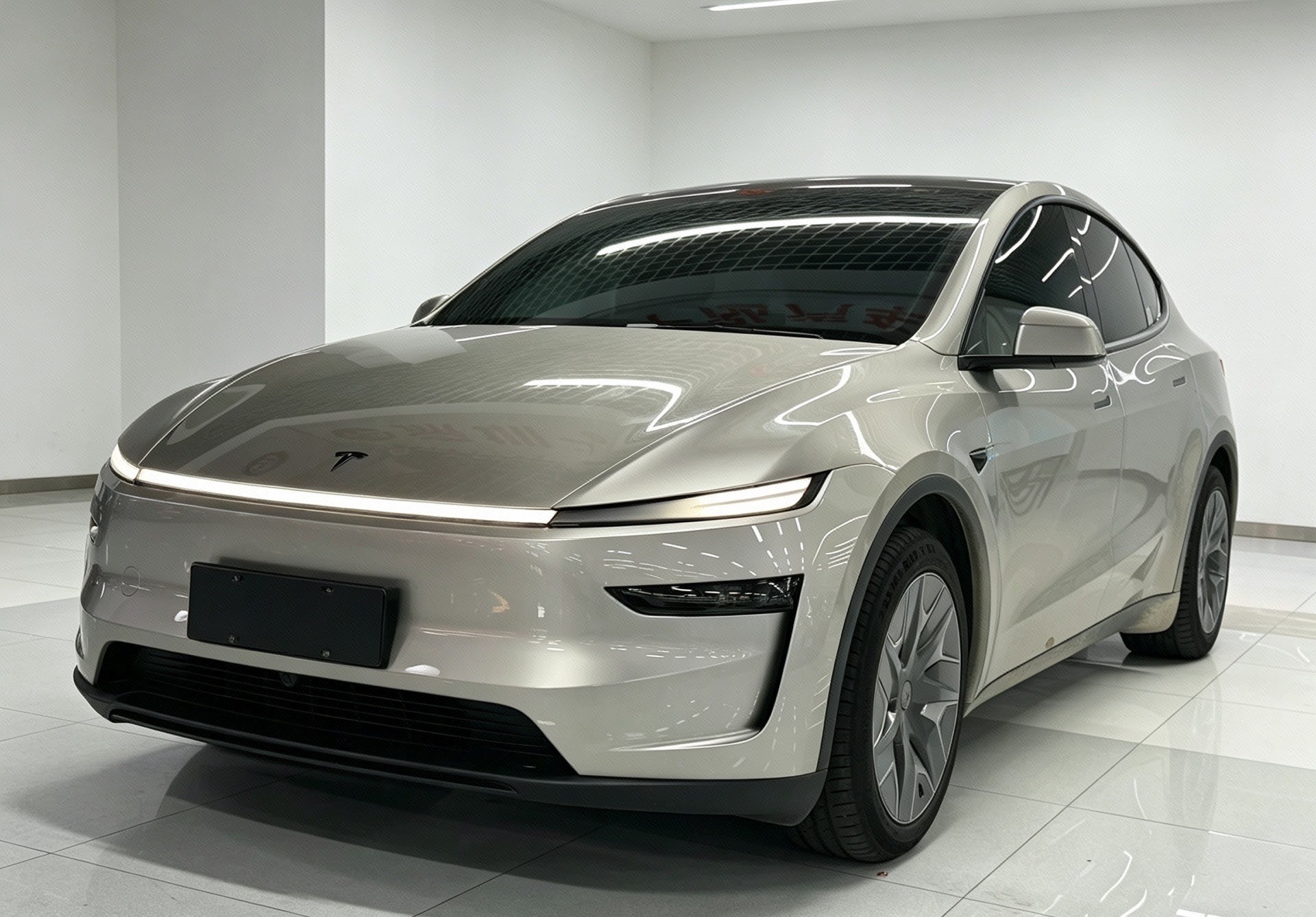 Tesla Model Y L 2026 car image 