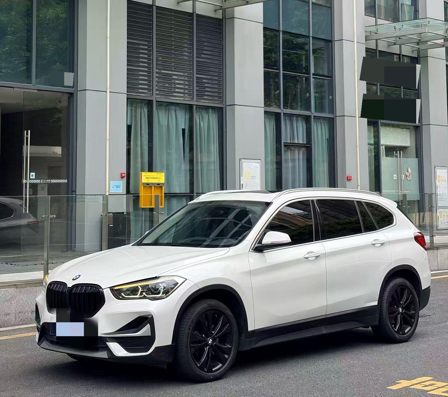BMW X1 2021 BMW X1 2021 car image