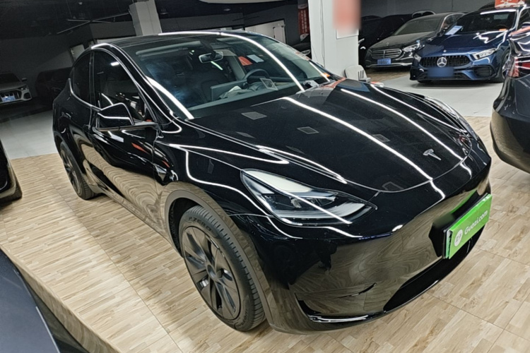 Tesla Model Y 2022 #4 Tesla Model Y 2022 صورة سيارة #4