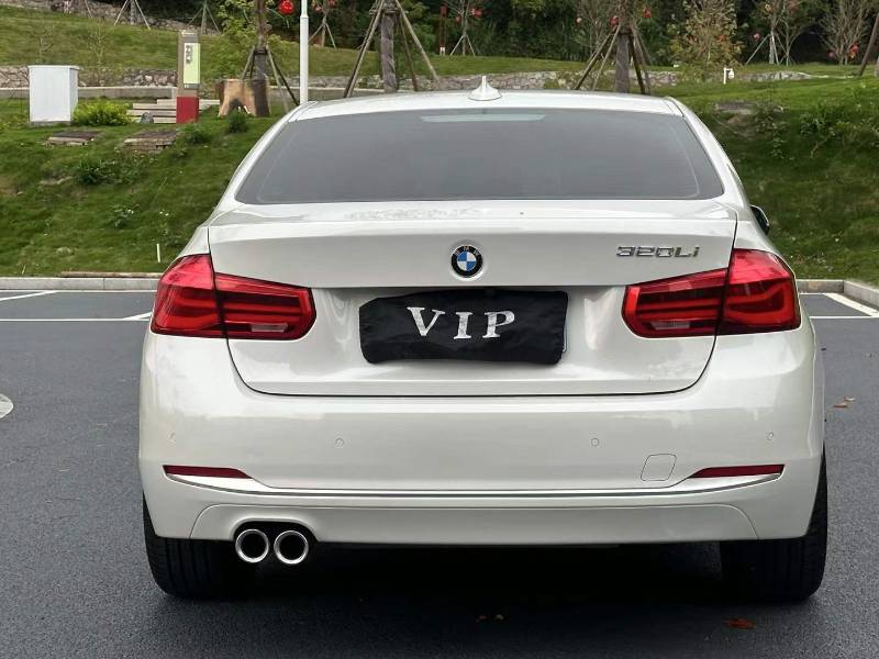 BMW 3 Series 2018 #9 BMW 3 Series 2018 car image #9