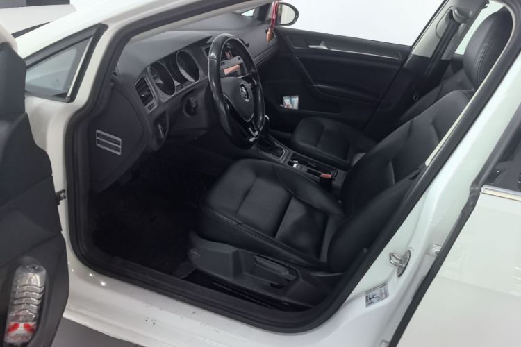 Volkswagen Golf 2015 car image #16
