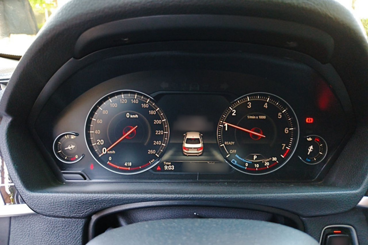BMW 3 Series 2018 car image #16