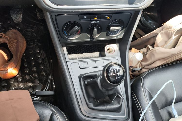 Volkswagen Lavida 2017 car image #14
