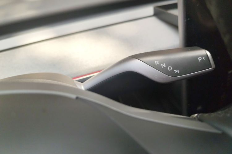 Tesla Model Y 2024 immagine di auto #14