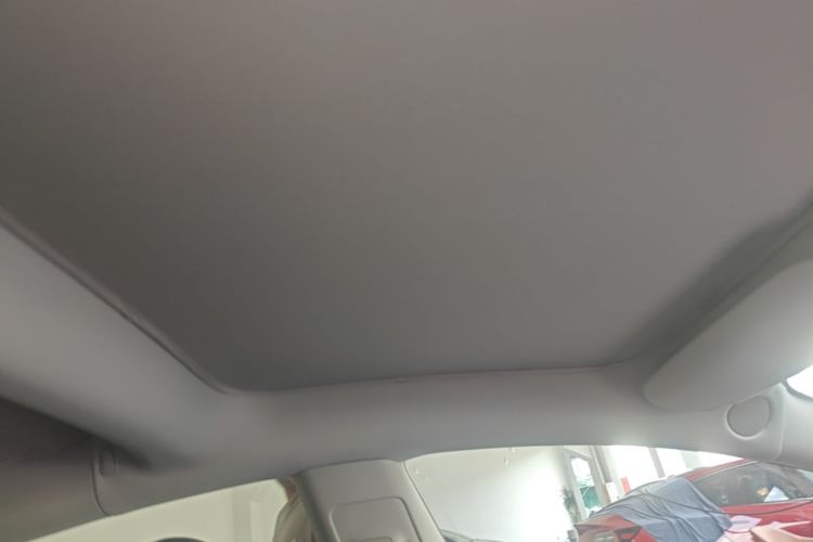 Tesla Model 3 2022 car image #18