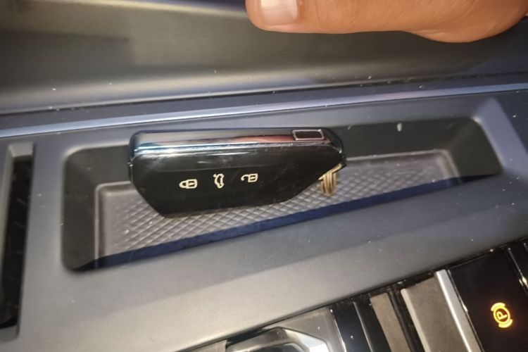 Volkswagen Golf 2023 car image #9