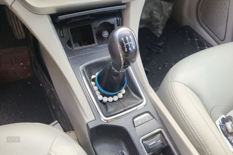 GEELY Emgrand 2014 #16 GEELY Emgrand 2014 صورة سيارة #16