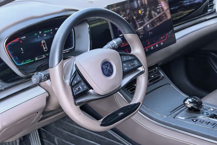 BYD Han 2022 immagine di auto #16