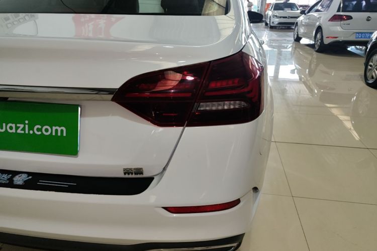 GEELY Emgrand 2021 car image #8