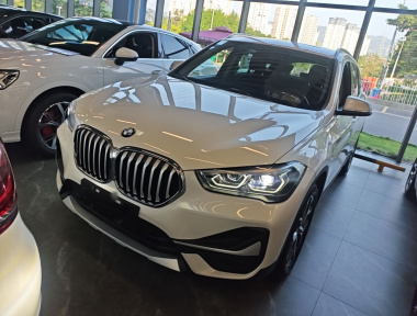 BMW X1 2021 BMW X1 2021 car image