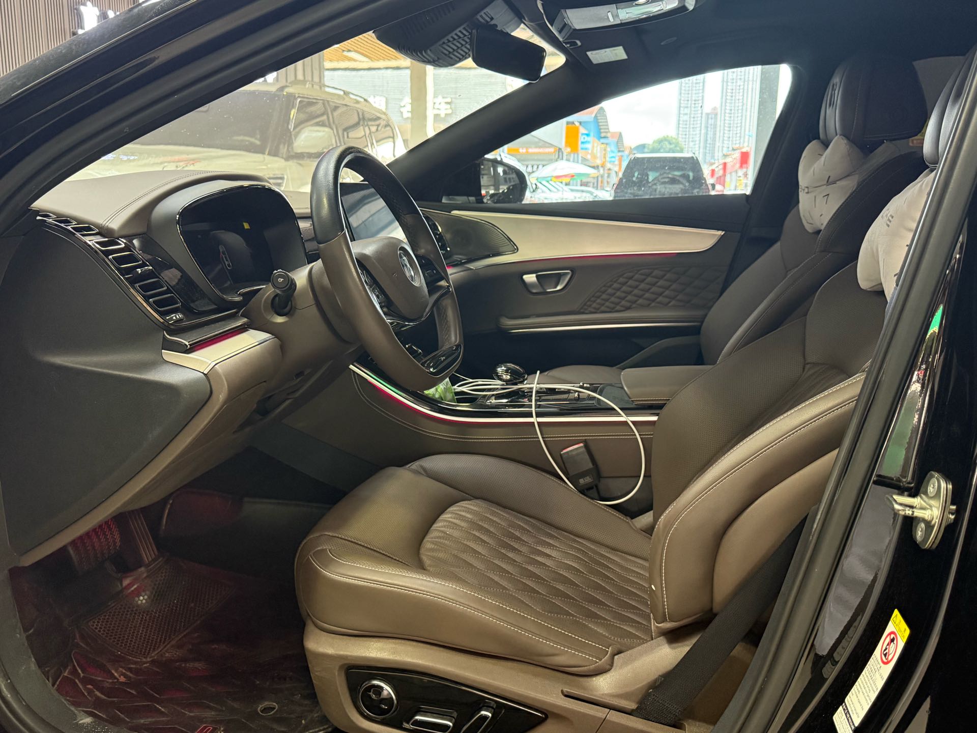BYD Han 2023 car image #5