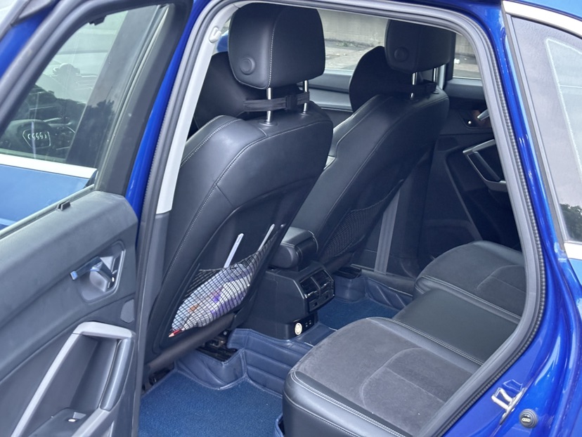 Audi Q3 2020 car image #5