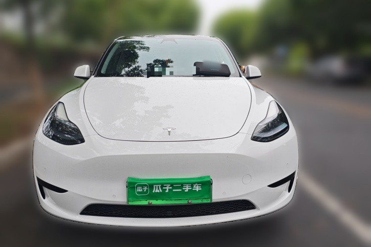 Tesla Model Y 2024 #3 Tesla Model Y 2024 car image #3