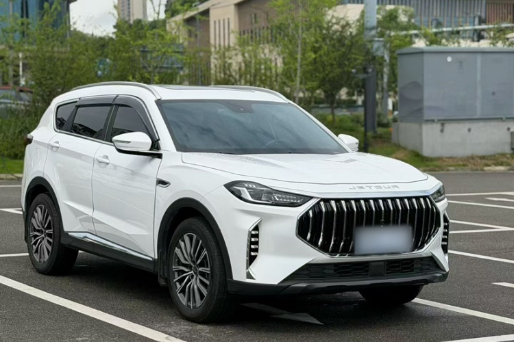 Jetour X70 PLUS 2025 #4 Jetour X70 PLUS 2025 car image #4