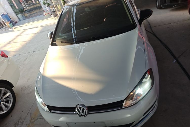 Volkswagen Golf 2017 car image #3