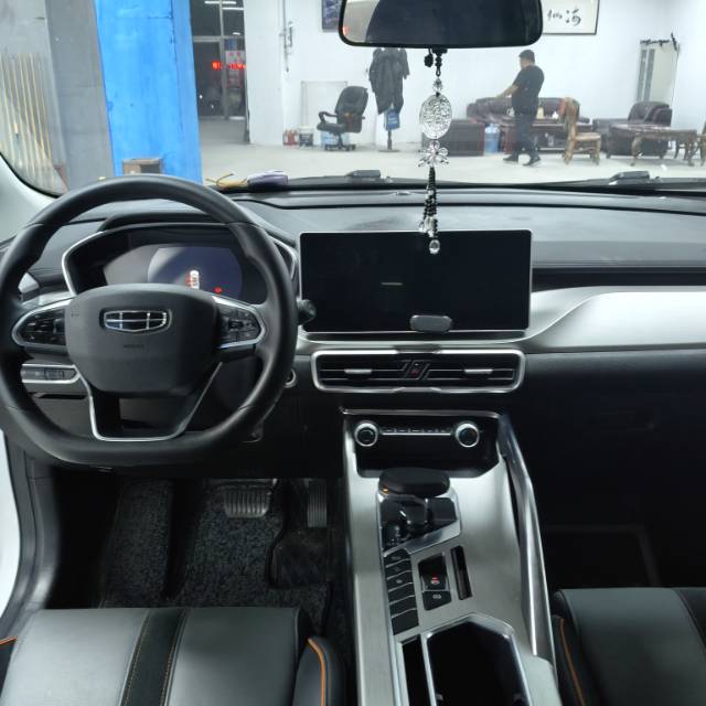 GEELY Coolray 2023 car image #4
