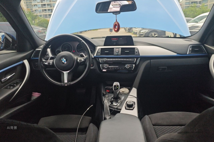 BMW 3 Series 2018 car image #11