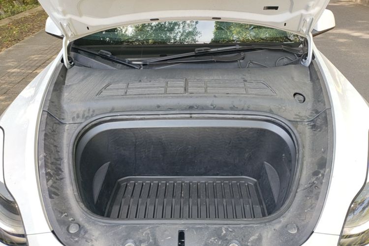 Tesla Model Y 2022 #20 Tesla Model Y 2022 car image #20