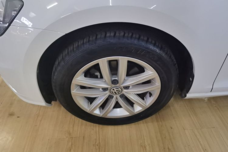 Volkswagen Golf 2018 car image #9