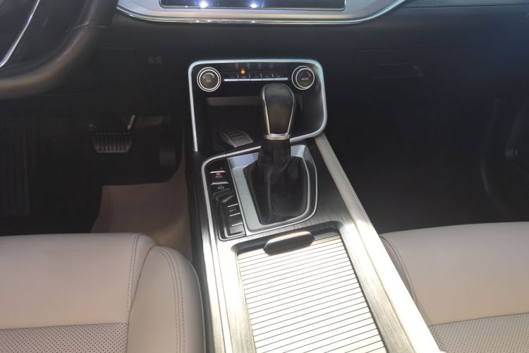 GEELY Binray 2018 car image #18