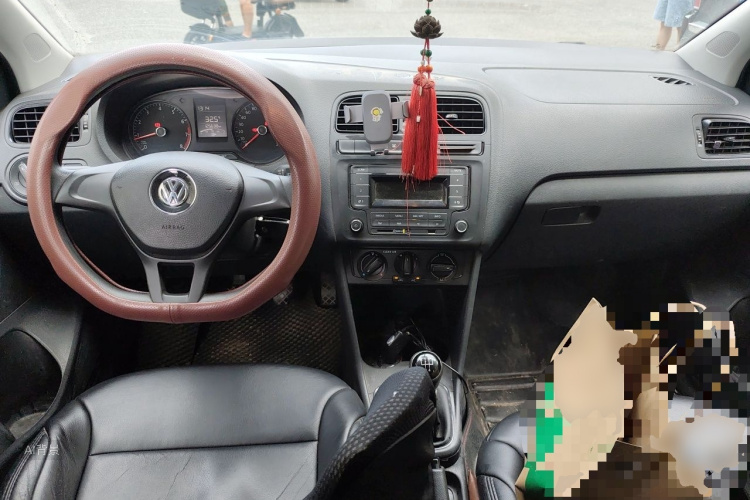 Volkswagen Polo 2016 car image #11