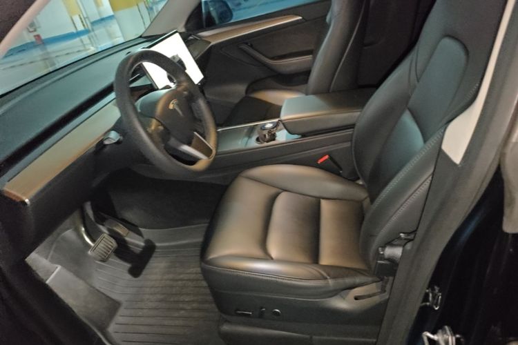 Tesla Model Y 2022 car image #15
