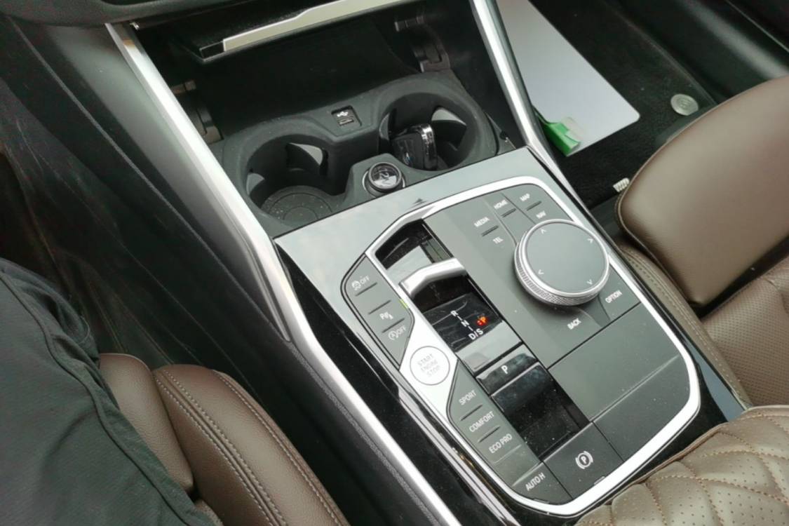 BMW 3 Series 2024 #9 BMW 3 Series 2024 car image #9