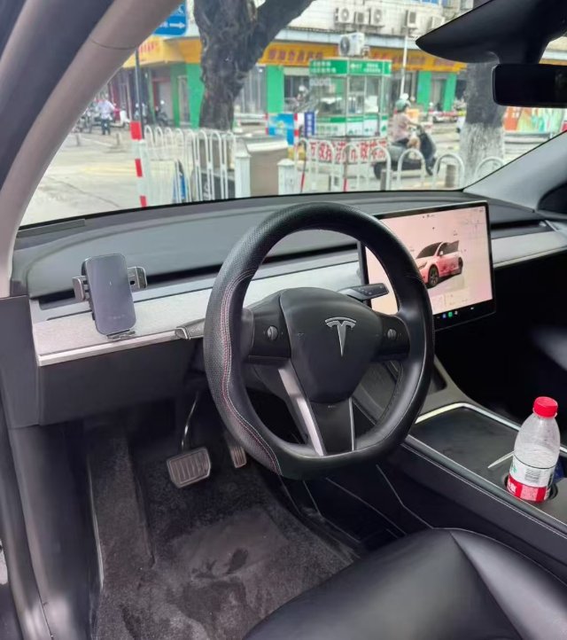 Tesla Model Y 2024 car image #5