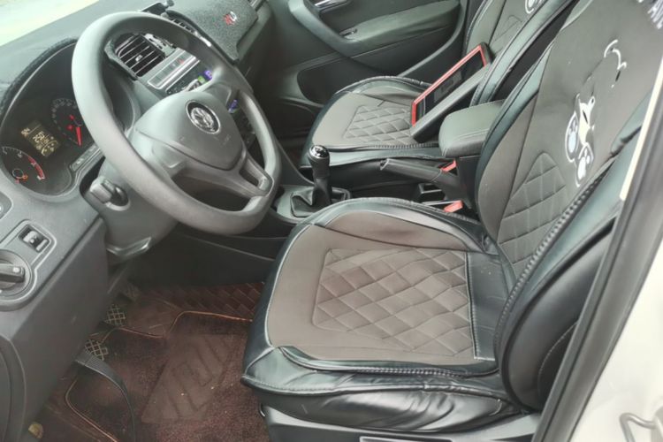 Volkswagen Polo 2016 car image #15