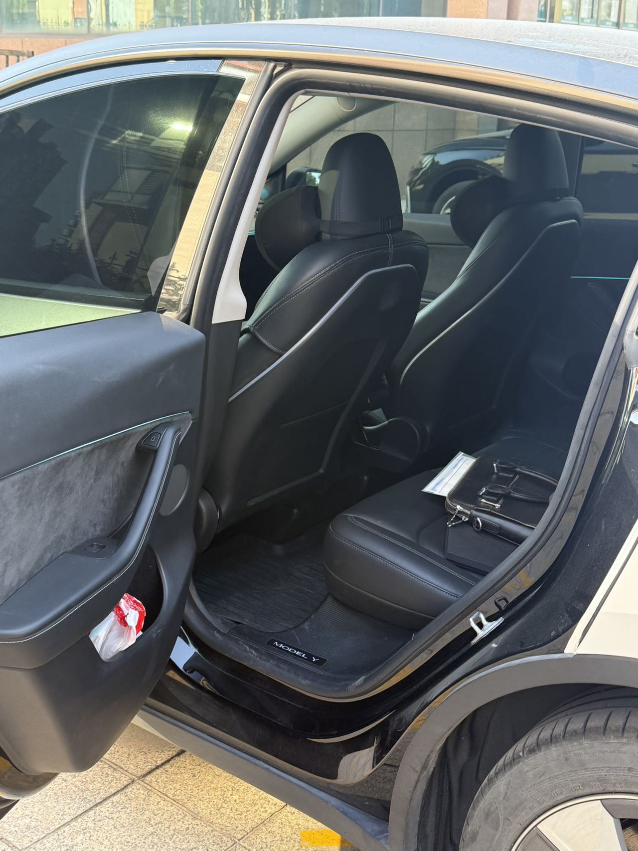 Tesla Model Y 2023 #9 Tesla Model Y 2023 car image #9