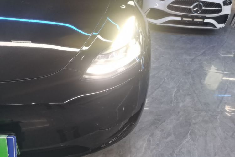 Tesla Model Y 2022 car image #23