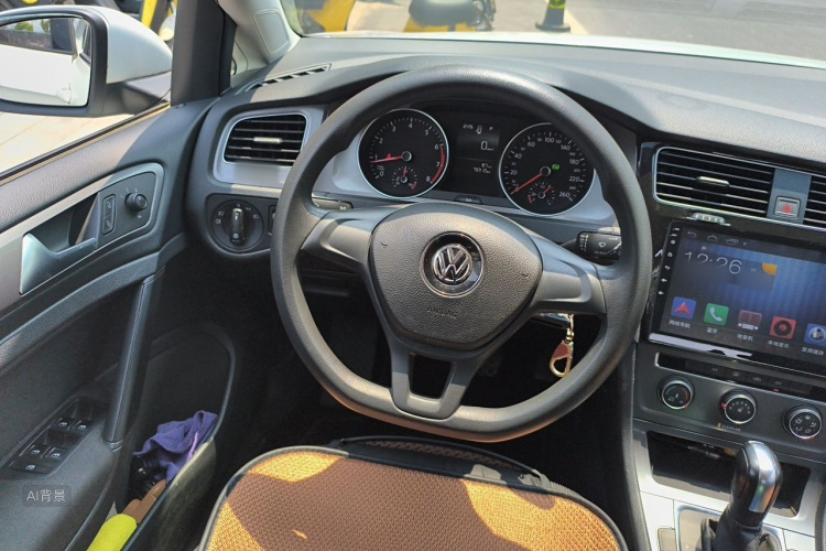 Volkswagen Golf 2017 car image #12
