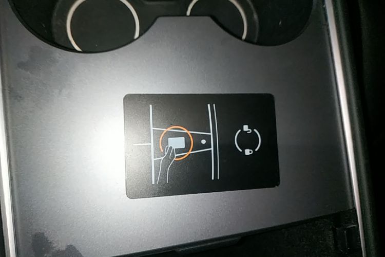 Tesla Model Y 2023 #14 Tesla Model Y 2023 car image #14
