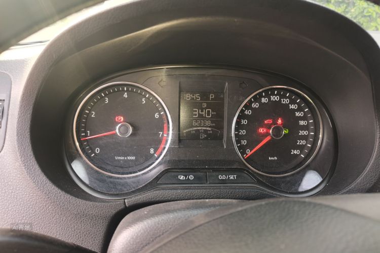 Volkswagen Polo 2016 car image #13