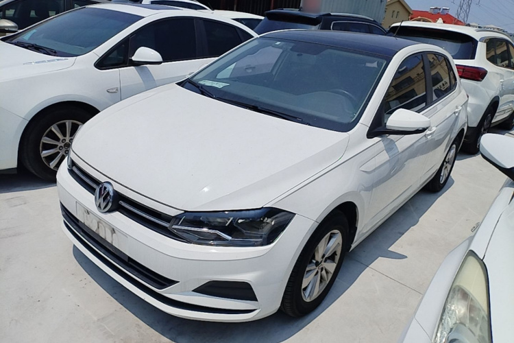Volkswagen Polo 2021 car image #2