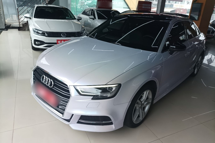 Audi A3 2019 car image #2