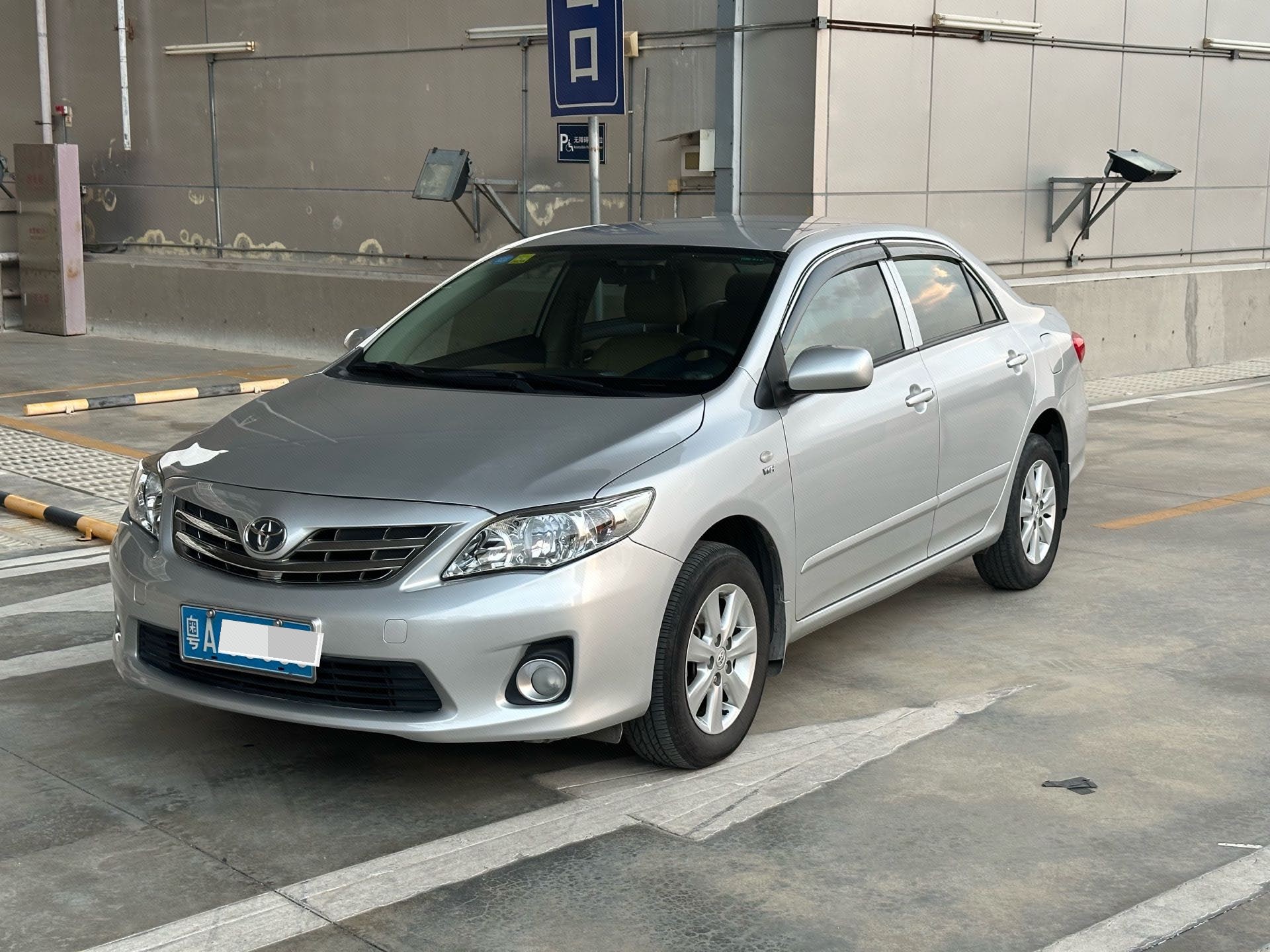Toyota Corolla 2013 car image 