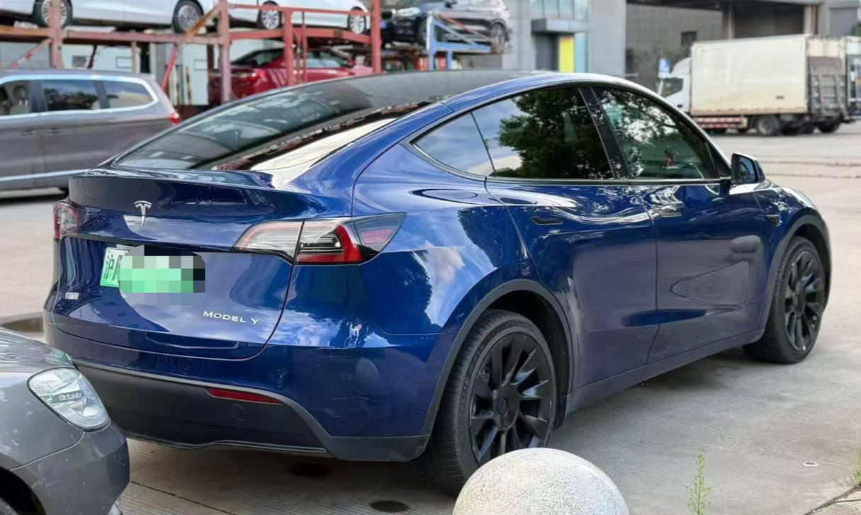 Tesla Model Y 2022 car image #3