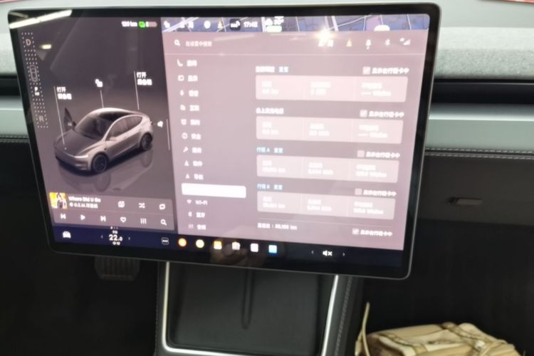 Tesla Model Y 2025 #13 Tesla Model Y 2025 car image #13