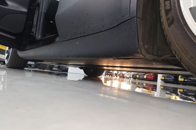 Tesla Model Y 2021 car image #27