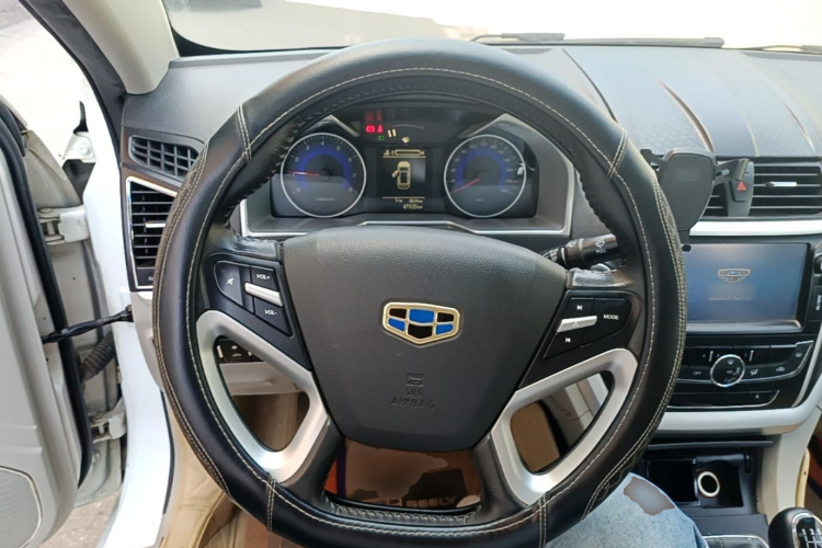 GEELY Emgrand 2015 car image #15