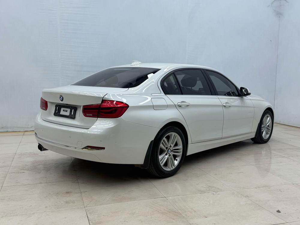 BMW 3 Series 2017 car image #6