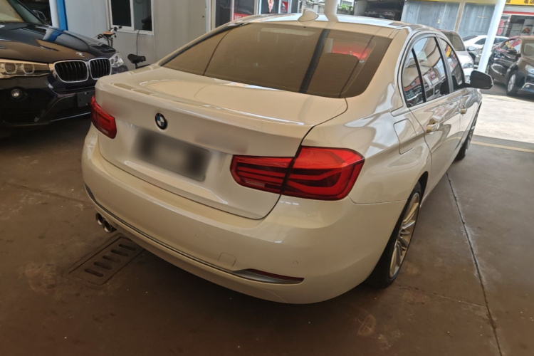 BMW 3 Series 2018 car image #7