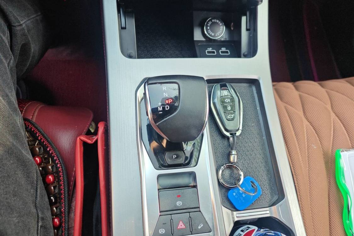 Jetour X70 PLUS 2024 #27 Jetour X70 PLUS 2024 car image #27