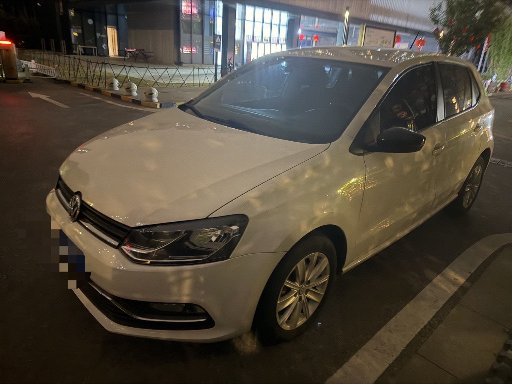 Volkswagen Polo 2016 Volkswagen Polo 2016 car image