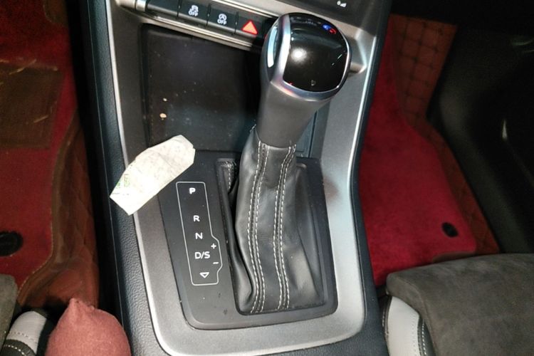 Audi Q3 2021 car image #14